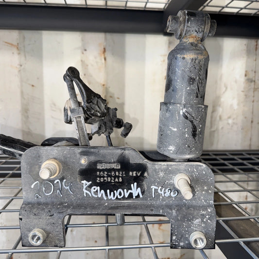 Paccar R62-6021 Mount Cab Rear