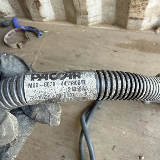 Heated DEF Hose Assembly RET/SUP P/N# M50-6039-4413600 / M50-6039-3233400