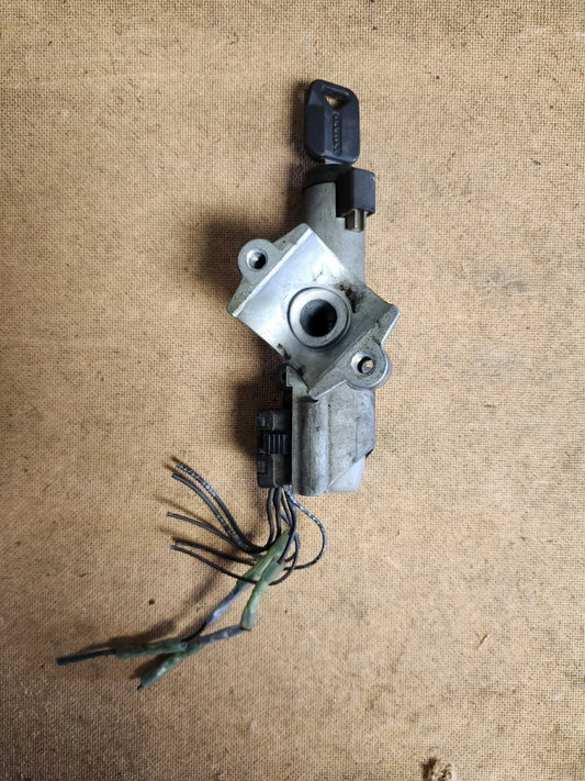 2004 OEM Volvo VNL 106343 Ignition Lock With Key