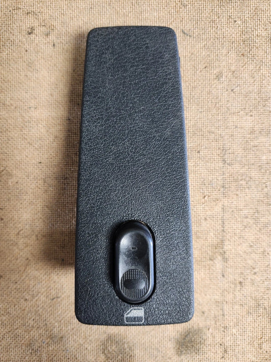 2015 OEM Freightliner Cascadia Right/ Passenger Door Electrical Switch 16915484