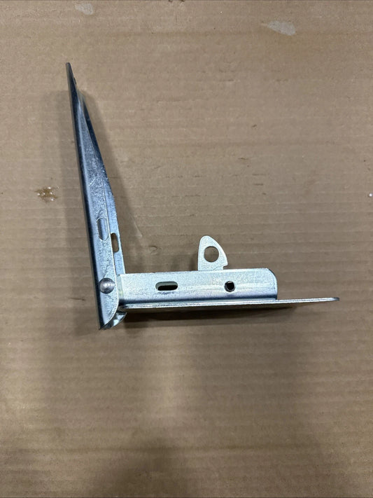 FLEET ENGINEERS 024-03089 Vent Door Latch, New Style
