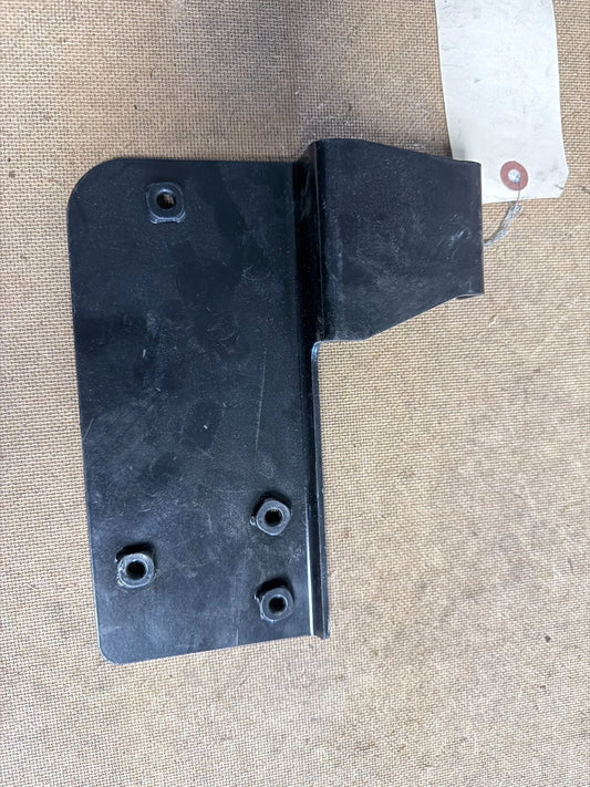 Volvo Fender Bracket RHS (84754539)