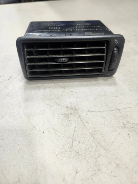 Volvo VNL Dash Air Vent 3175580 OEM