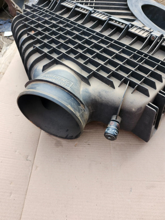 FREIGHTLINER CASCADIA 126 DD15 AIR INTAKE CLEANER FILTER HOUSING OEM03-42776-000