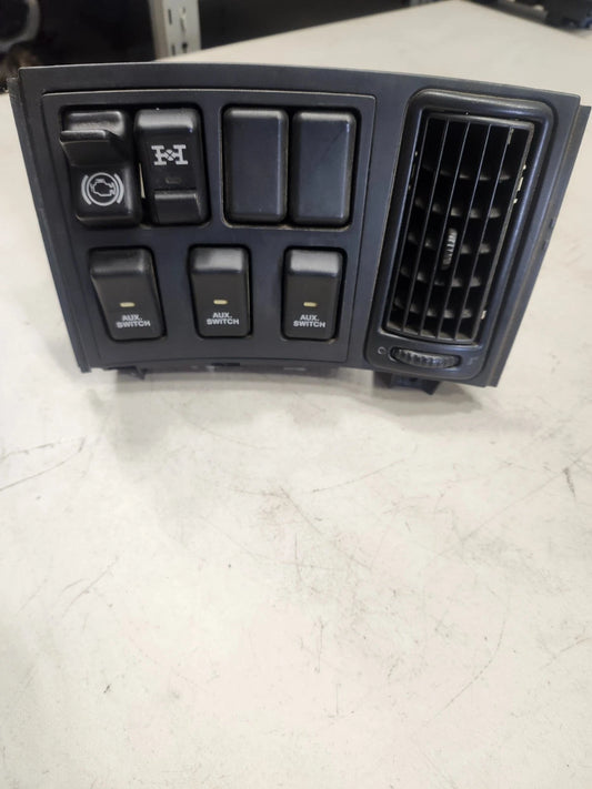 2004 Volvo VNL Rocker Switch Panel Assembly 3175600 OEM