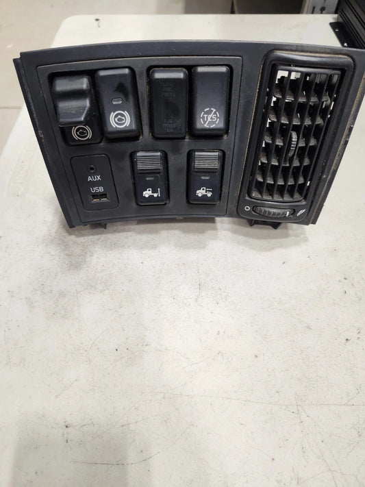 2015 Volvo Rocker Switch Panel Assembly 3175600 OEM