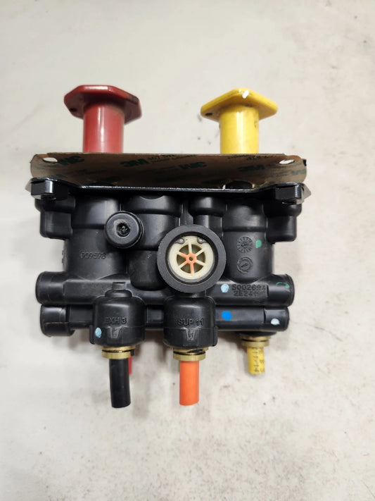 2015 kenworth T700 Bendix 5001231 / 909598 Air Brake Valve OEM