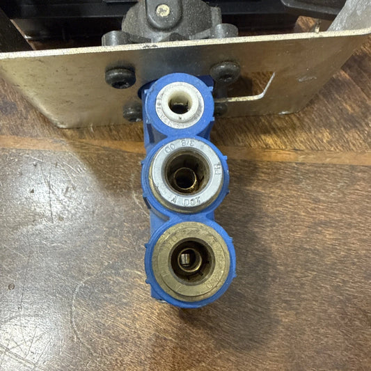 Volvo VNL Bendix Control Valve TCS-9000 7267413
