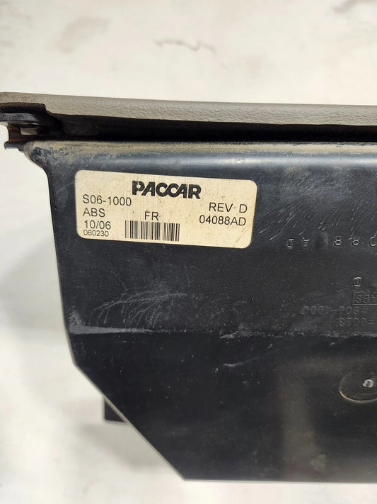 2015 Kenworth T700 Glovebox S06-1000