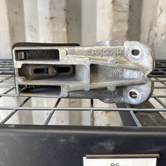 PACCAR PETERBILT HOOD REST L85-6084A