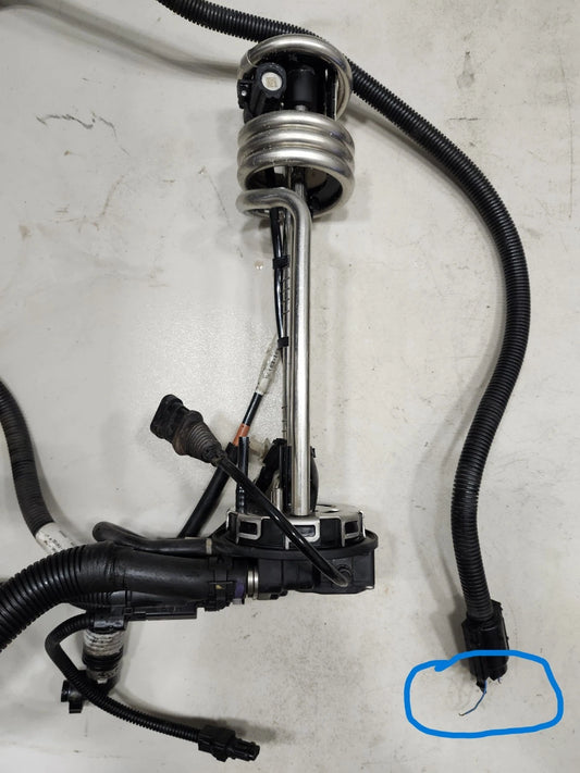 2023 Hino L6 30K DEF Tank Level Sensor CS9FT-368 HINO OEM SG400-EW010 Assembly