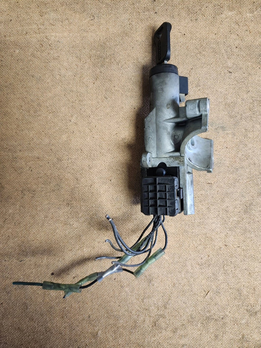 2004 OEM Volvo VNL 106343 Ignition Lock With Key