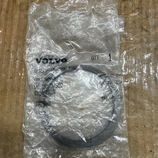 20507502 Multi Purpose Snap Ring for Volvo. Lot Of 2